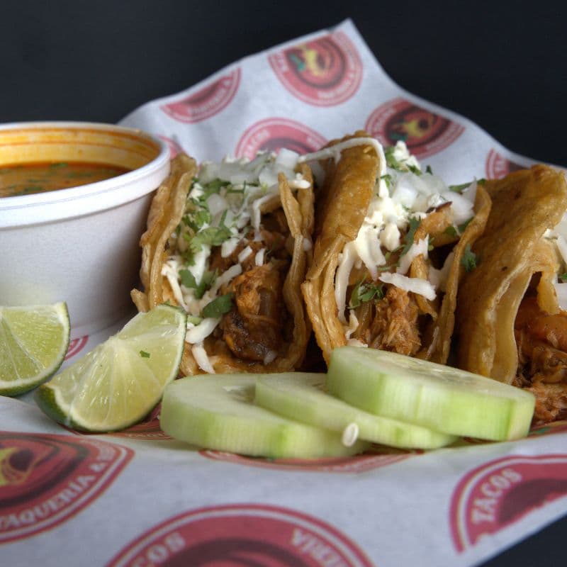 Tacos de Tinga de Pollo